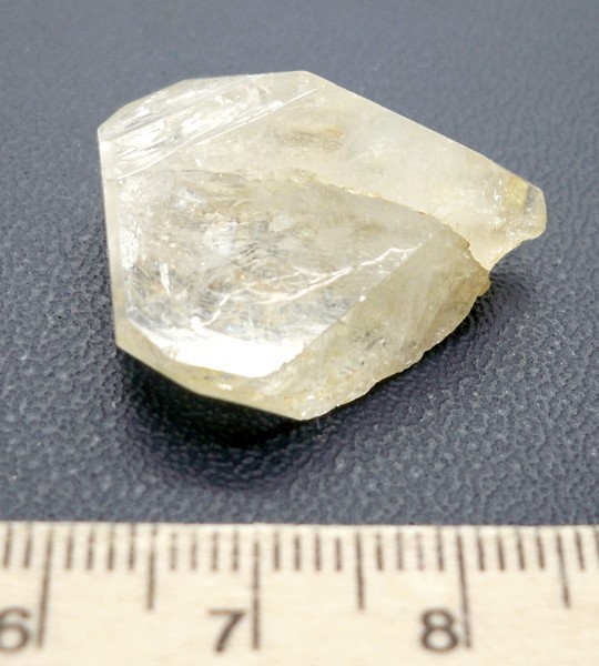 Топаз кристалл