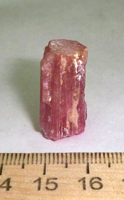 Турмалин кристалл