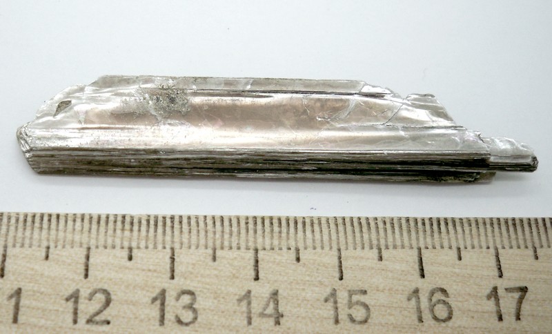 Мусковит кристалл